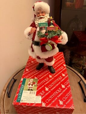 Clothtique Possible Dreams "Gift Basket" Santa Figurine (Item #800554)